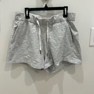 Lululemon On The Fly short